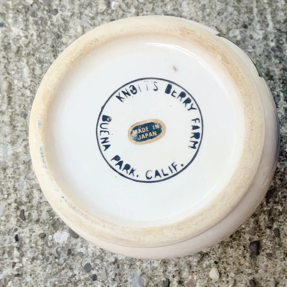 Vintage Knott’s Berry Farm berry sugar bowl farmhouse